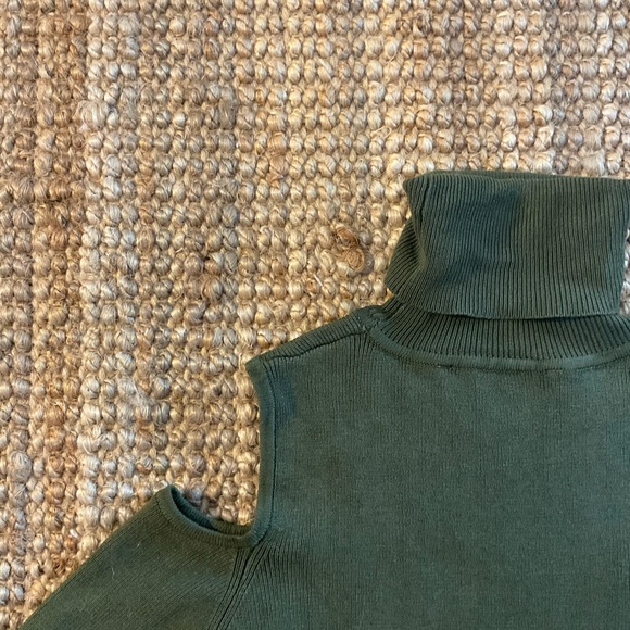 Cold Shoulder Long Sleeve Turtleneck - Green - Picture 4 of 5